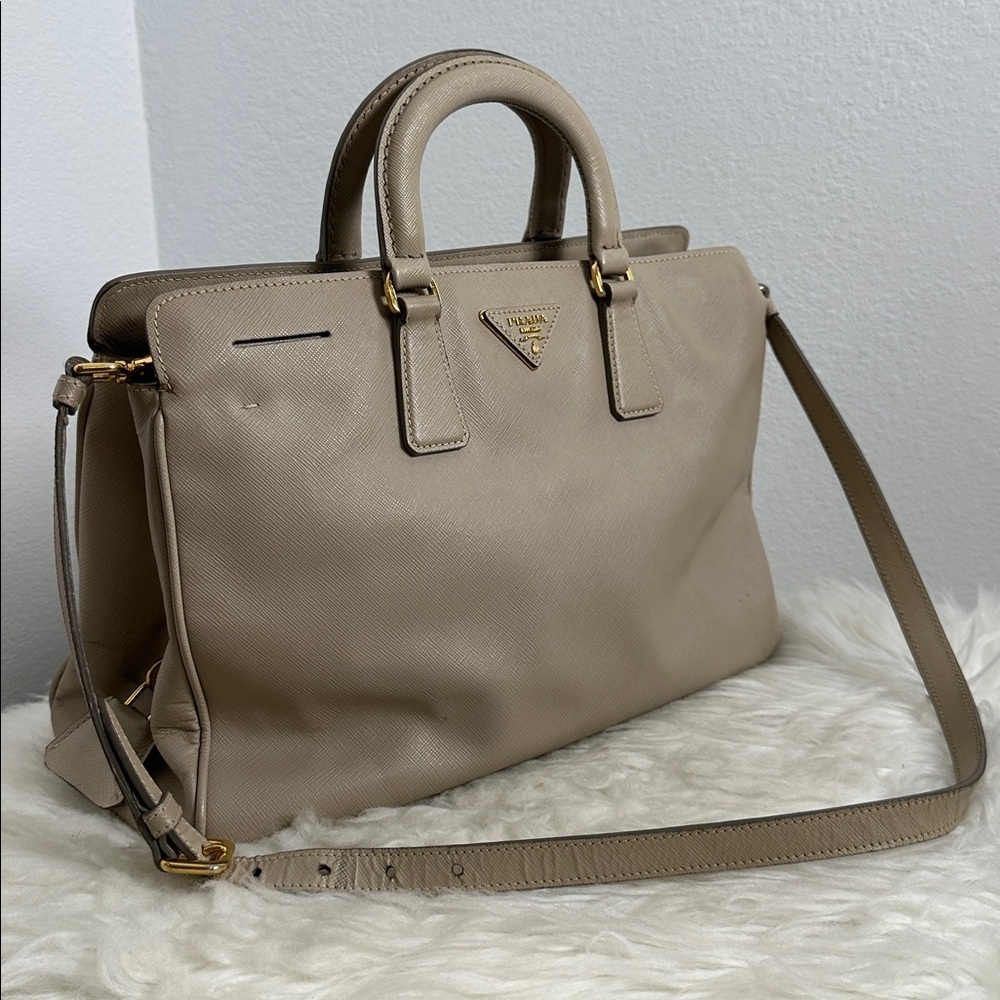 💯Authentic Prada tote Beige Leather bag🍀 - Picture 17 of 17
